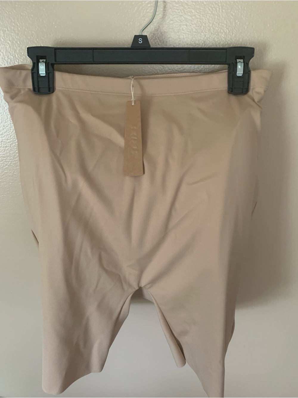 🔥 NWT SKIMS Body Hip Shaping Mid Thigh Shorts Clay XL